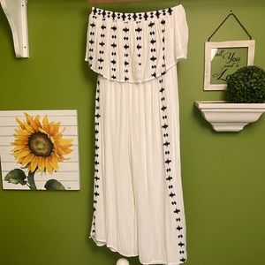 Sincerely Jules | NWT Embroidered Strapless Cropped Jumpsuit White Size M